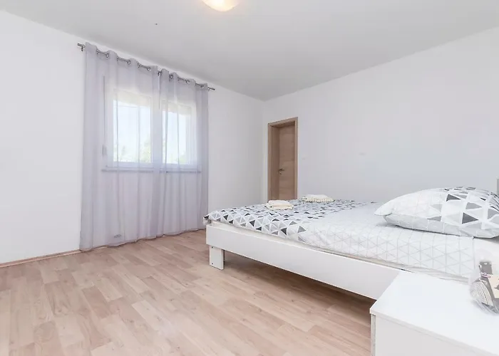 Cherry Garden 아파트 자다르