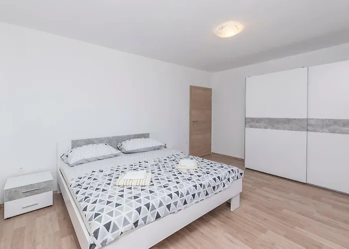 Cherry Garden 아파트